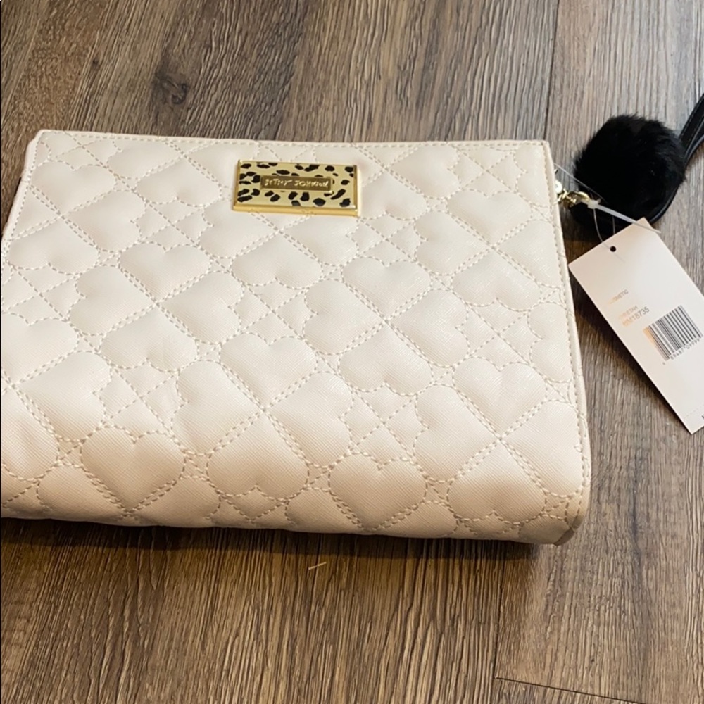 White clutch